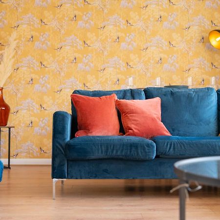 Stylish 4 Bedroom Spacious Retreat With Parking - Sleeps 10 - Families & Contractors Canterbury Bagian luar foto