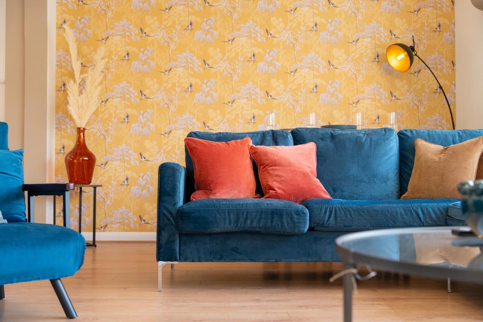 Stylish 4 Bedroom Spacious Retreat With Parking - Sleeps 10 - Families & Contractors Canterbury Bagian luar foto
