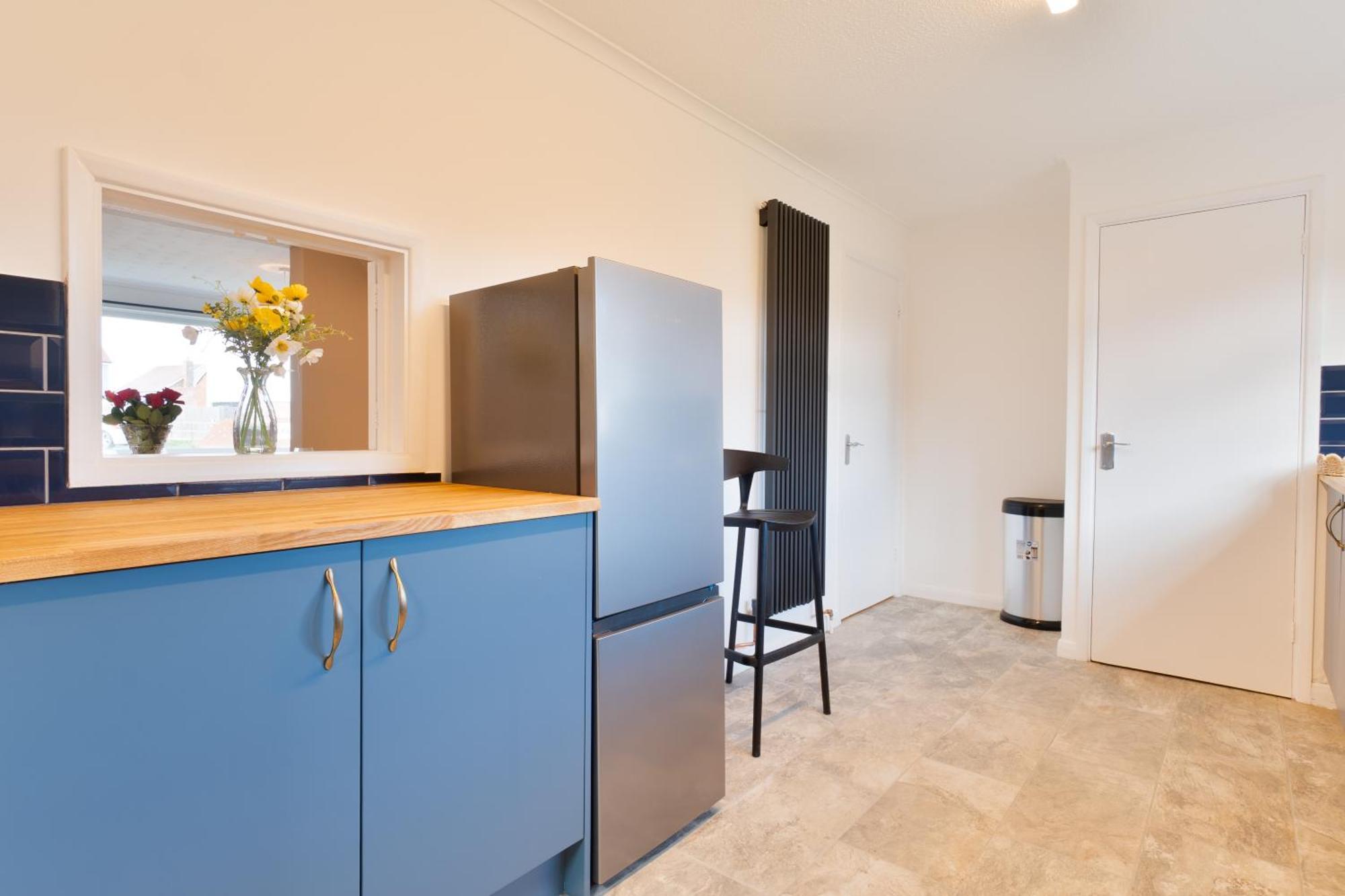 Stylish 4 Bedroom Spacious Retreat With Parking - Sleeps 10 - Families & Contractors Canterbury Bagian luar foto